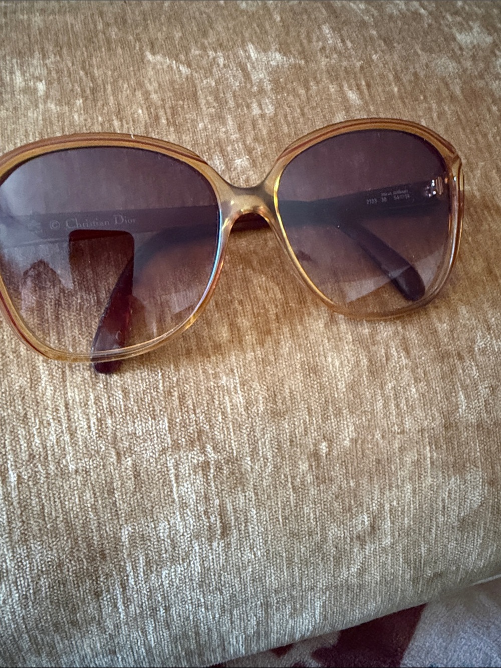 Dior Vintage Women's Oversized Sunglasses in Brown Gradient Frame